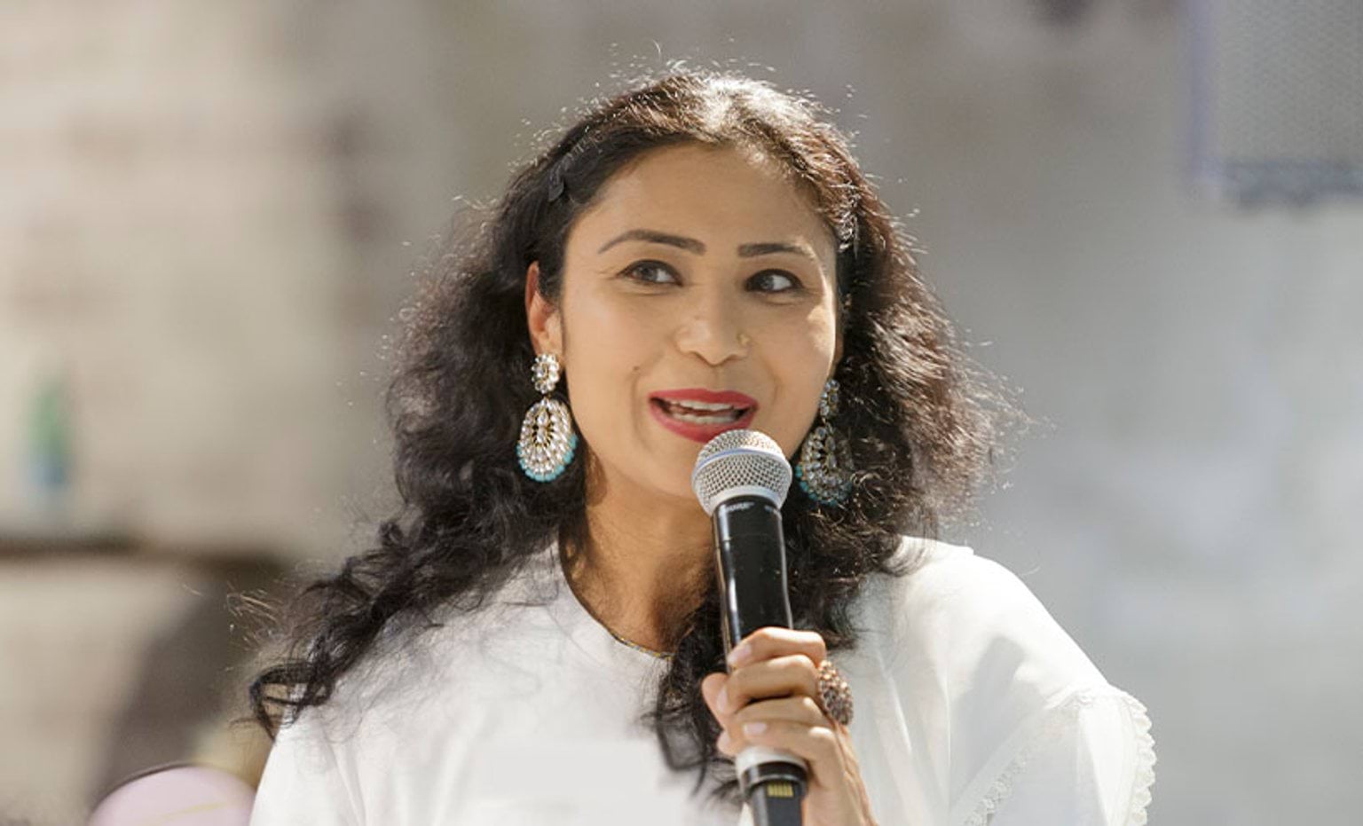 Volunteer at the Welcome Dinner Project 2018 event Volunteer at the Welcome Dinner Project 2018 event